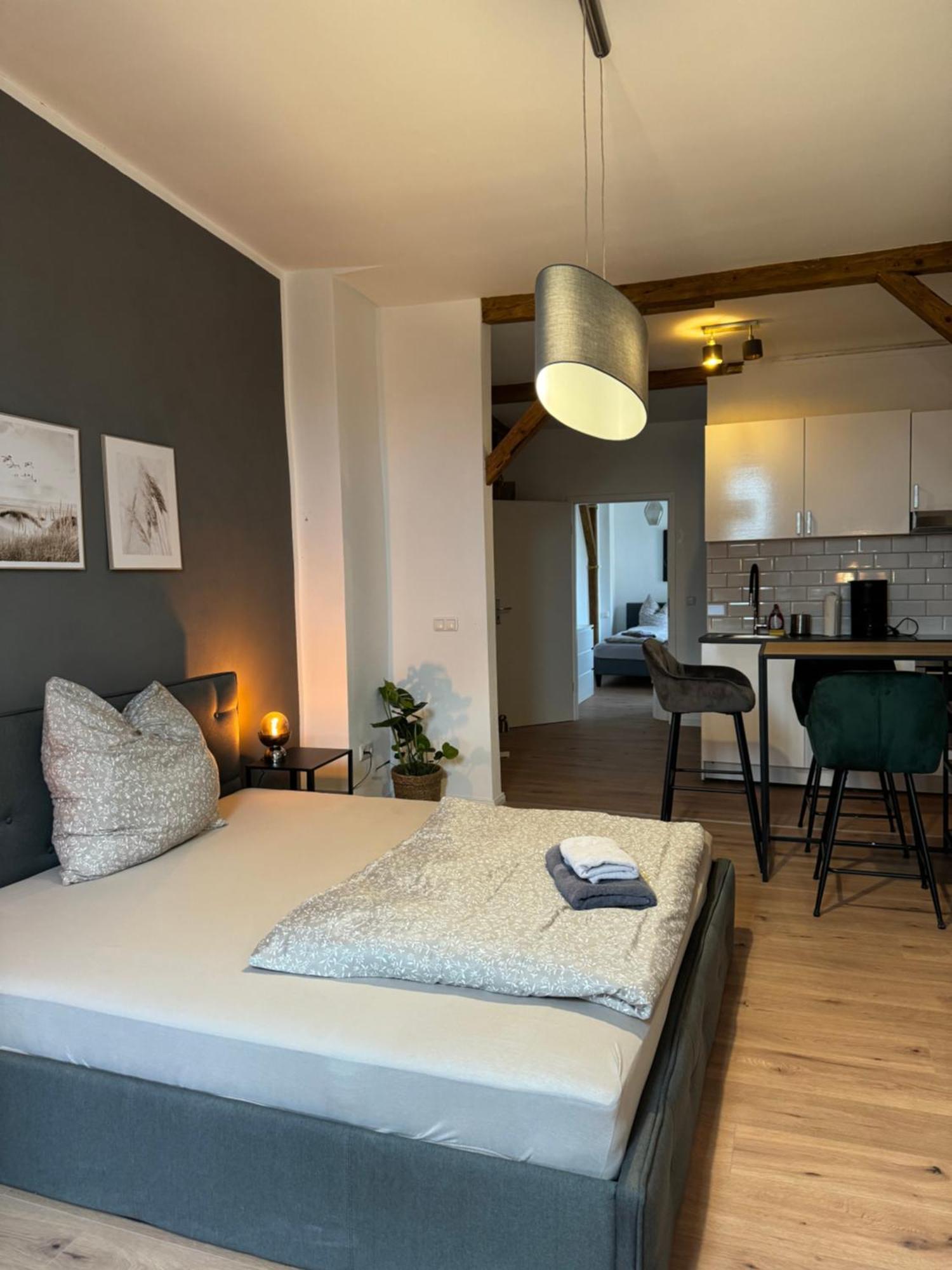 Appartement "Nina"Im Dachgeschoss, Inklusive Parkplatz Halle  Bagian luar foto